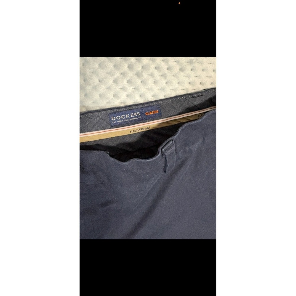 Dockers Workday Classic-Fit - Picture 4 of 6
